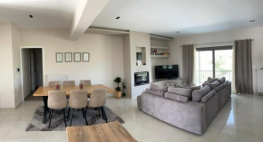 !!New!! Andriana's 3-Bedroom Countryside Retreat